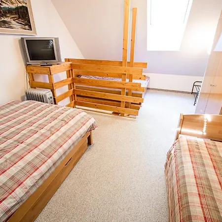 Tree Rogla Апартаменты Зрече